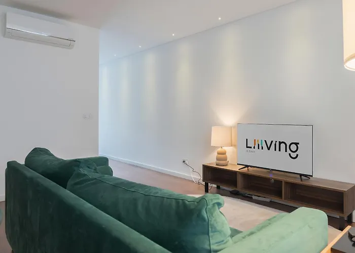 Apartment Liiiving In - The Prestige C *