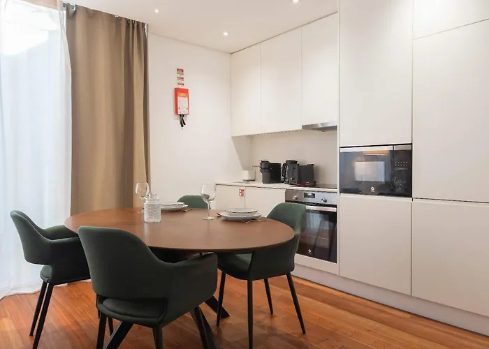 Liiiving In - The Prestige C * Porto