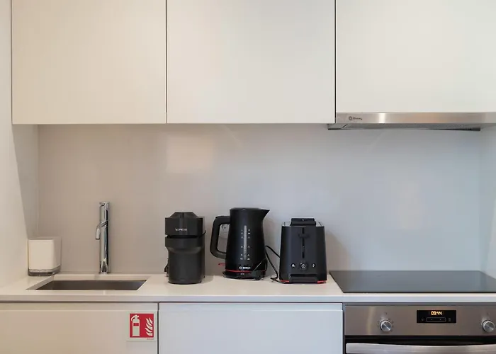 Liiiving In - The Prestige C * Πόρτο