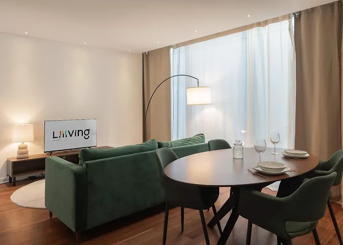 Liiiving In - The Prestige C * بورتو