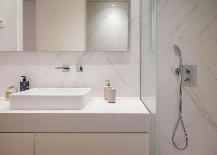 Liiiving In - The Prestige C بورتو