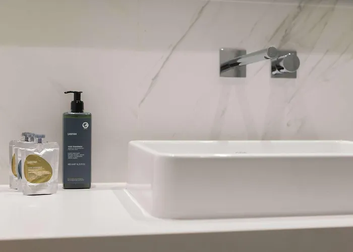 Liiiving In - The Prestige C بورتو